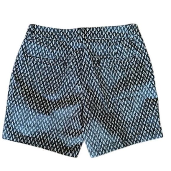 Riders by Lee Mid Rise Printed Shorts – Size 6M – Black & White Ikat - Picture 3 of 5